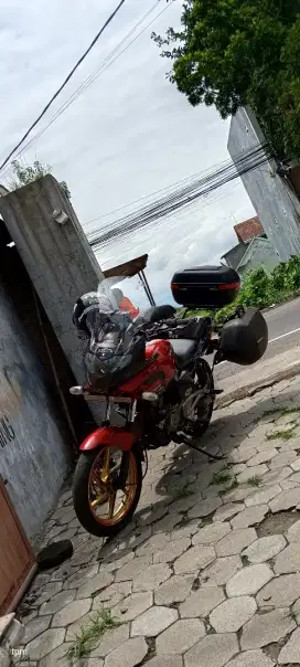 Bajaj Pulsar 220