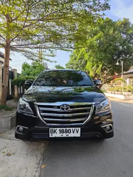 Innova 2.5 V Diesel Automatic 2015