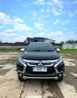 Mitsubishi Pajero Sport  Dakar 2.5 at thn 2017 Piano black