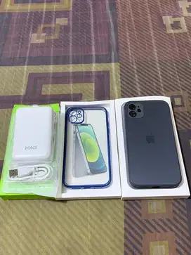 Power bank dan casing IPhone 11