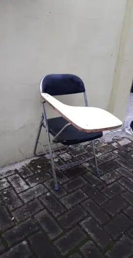 Kursi kuliah, kursi lipat