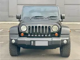 JEEP WRANGLER SPORT 3.8 AT HITAM 2011