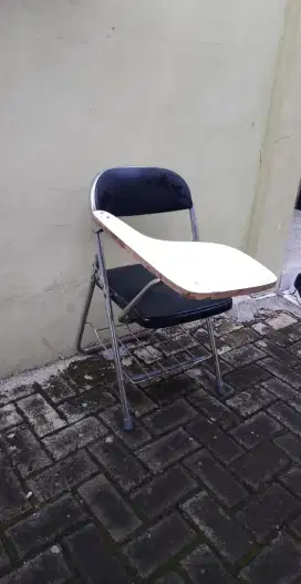 Kursi Lipat Kuliah