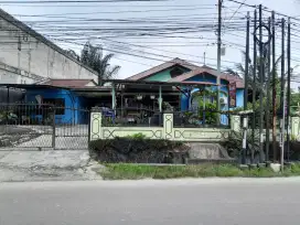 Rumah strategis di rumbai