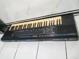 Keyboard Roland E30