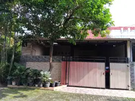 Di jual rumah 2 lantai