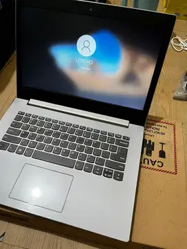 Lenovo 330 amd-A9 gen 7 ram 8/1Tb