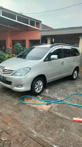 Toyota Kijang Innova 2009 Bensin