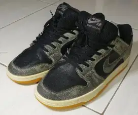 Sepatu Nike SB Dunk Low Pro Dark Grey Size 42