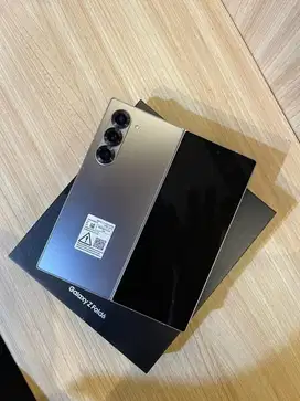 Samsung galaxy Z fold 6 12|256Gb silver shadow