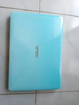 Laptop second berkualitas dan bergaransi