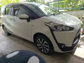 Toyota Sienta V Automatic Tahun 2019 Warna Putih