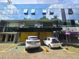 RUKO GANDENG 3 LANTAI LEBAK BULUS HADAP JALAN STRATEGIS AREA KOMERSIL