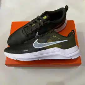 Original Sepatu Nike Downshifter 12 Running Pria