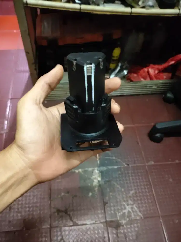 Connector baterai bor 20v to 12v