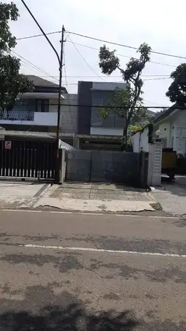 Rumah Modern Bagus Nyaman di Jalan Lombok