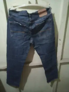 Dijual celana Aben Rombie ORI size 32  pake resleting kancing