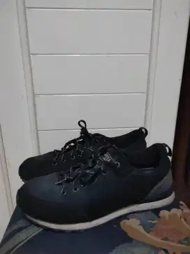 sepatu eiger kavery
