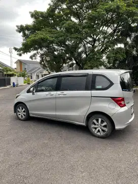 Honda Freed 2010 Bensin