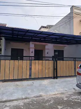 Dijual rumah renovasi lt.120m di Regency Melati Mas hg 1,6 M
