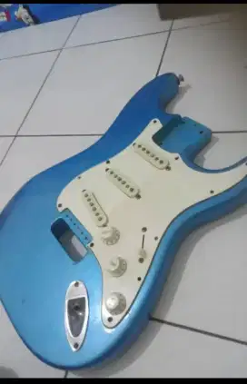 Jual body gitar model fender