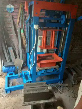 Mesin press batako