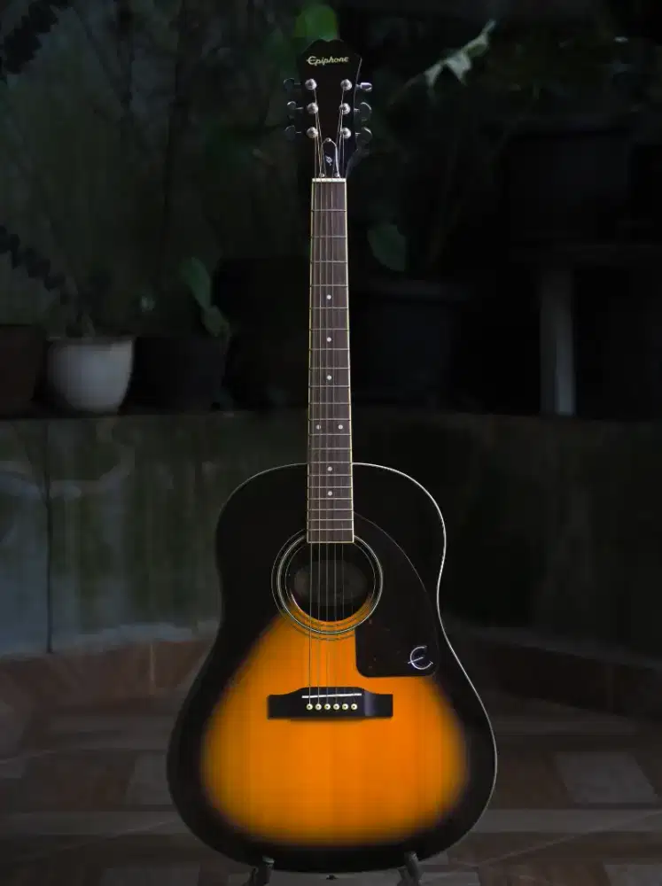 Epiphone AJ-220s