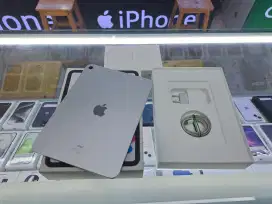 Second IPad 10 64GB Silver Wifi Garansi Resmi ON Mulus Fullset Nego