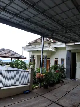 Rumah 3 Lnt Dgn View Indah Daerah Ibun Majalaya, Luas Bangunan 50 m²