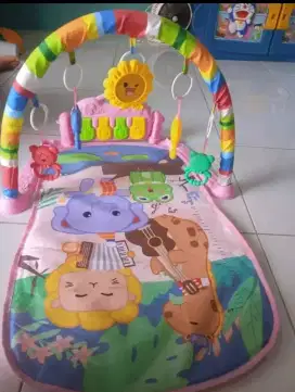 Baby play game musik