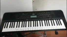 Yamaha PSR E273