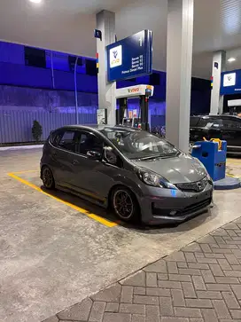 Di jual honda jazz RS tahun 2013