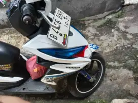 Beat eco 2017 putih