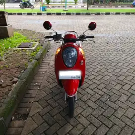 Dijual scoopy fi warna merah, tahun 2013
