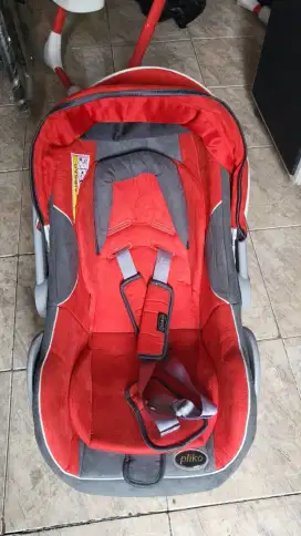 Carseat bayi Pliko