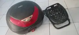 Box motor givi plus dudukannya