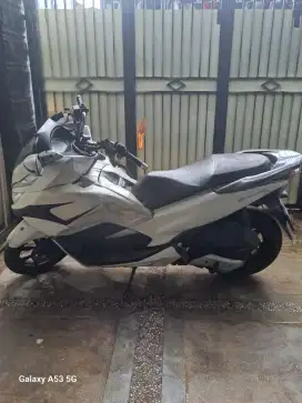 Pcx putih 2018 abs dengan bodykit