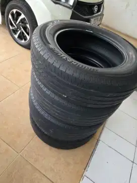 Dijual Ban uk. 195 65 R15 sangat tebal
