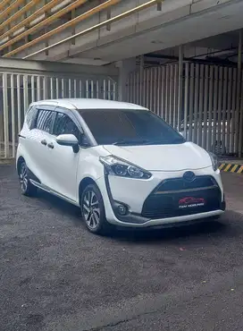 toyota sienta V 1.5 AT 2018 putih