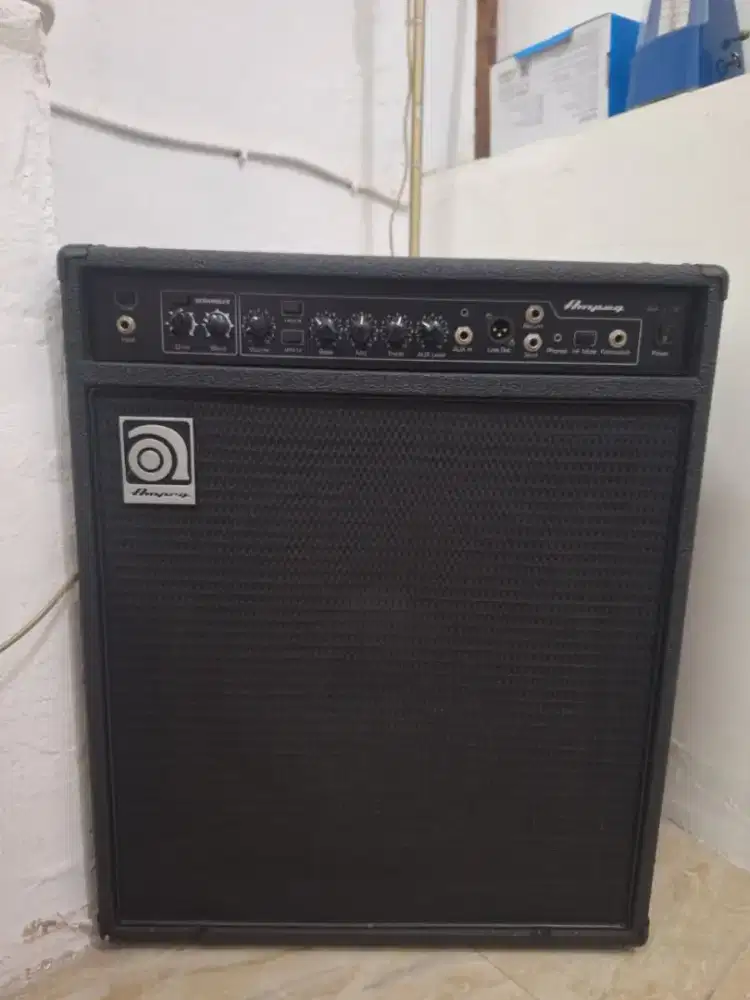 Ampli Bass Ampeg BA 115