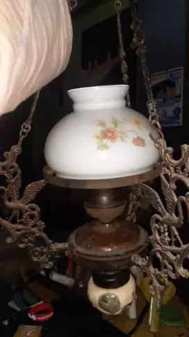 Lampu gantung antik tempo doeloe