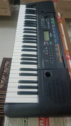Yamaha PSR - E 253 bekas