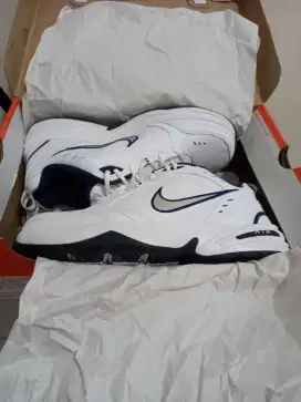 Nike Air Monarch Size 44 masih baru