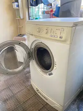 Mesin cuci electrolux  7kg
