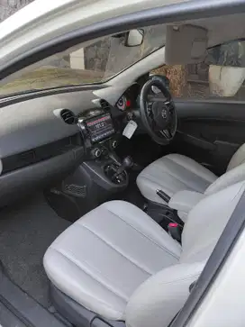 Mazda 2 2010 Bensin