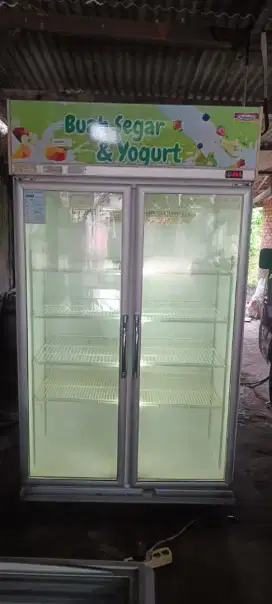 Showcase 2 pintu