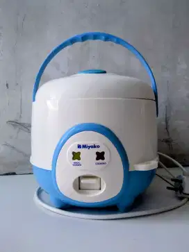 Penanak nasi 0.8liter miyako