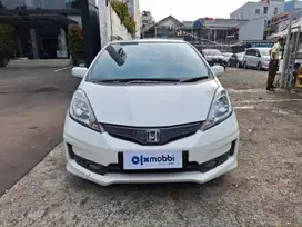 DP 5JT Honda Jazz 1.5 E Bensin-AT 2012 Putih CWBBB