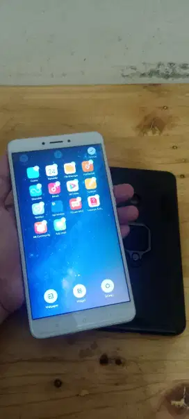 nego tipis.mimax 2 bukan mimax 1  4/128 masih mulus rawatan no kendala