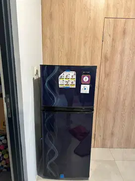 kulkas sharp 2 pintu murah meriah setahun pake